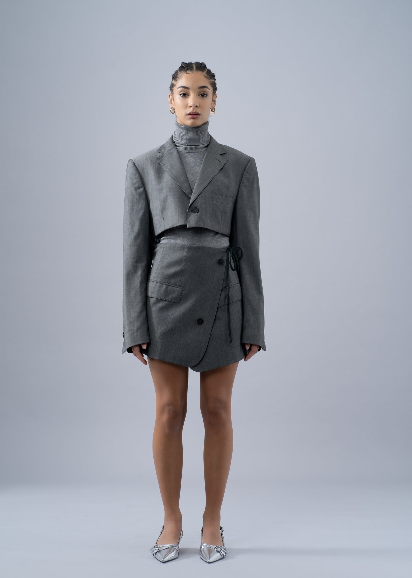 Tailleur jupe à lacets